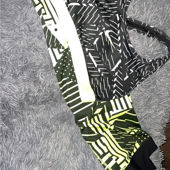 Woman’s Nike Pro Active wear set size M - Picture 2 of 4